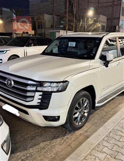 تۆیۆتا لاند کروزەر